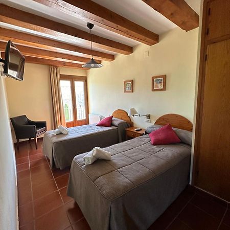 Hostal Centre Del Montsec Llimiana Extérieur photo
