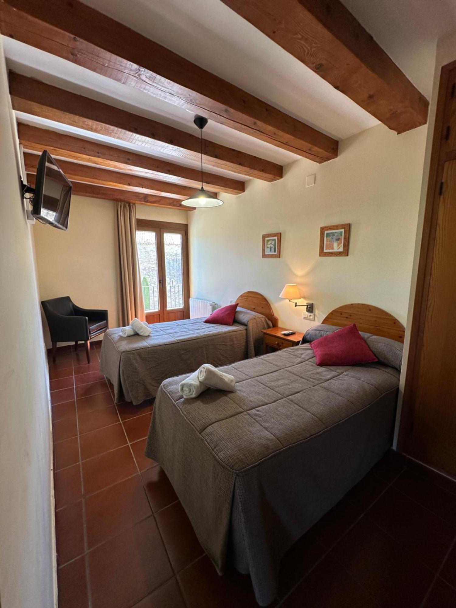 Hostal Centre Del Montsec Llimiana Extérieur photo